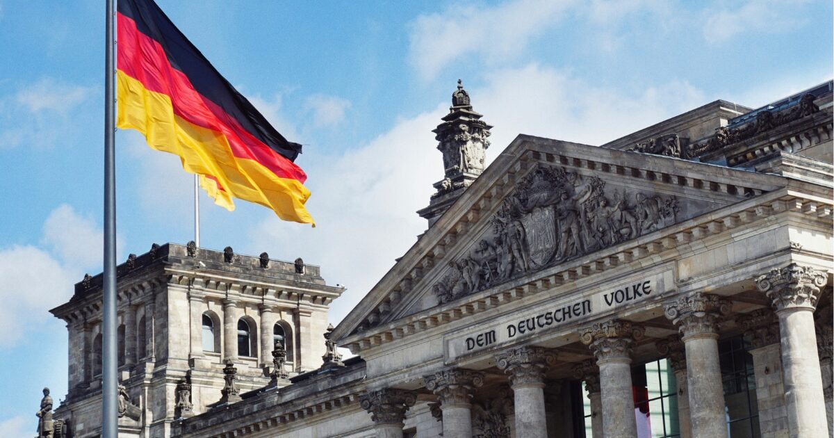 ドイツの国旗と建物